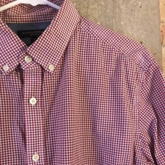 Banana Republic Red Gingham Button Down - L - Picture 2 of 8